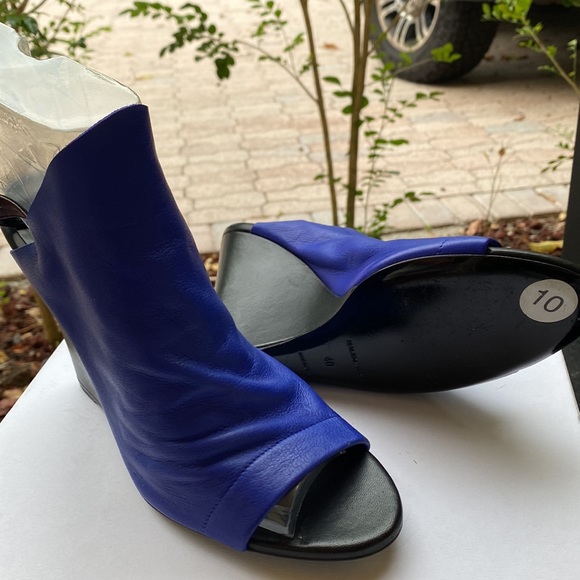 Balenciaga size 10 vintage sandals NEW - Picture 2 of 4